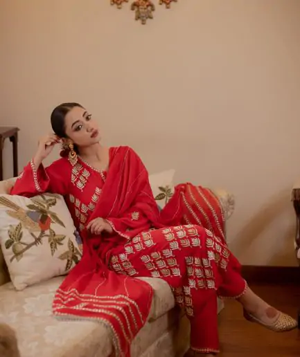 punjabi-suit-3-Georgette-Kurta-and-Duppatta