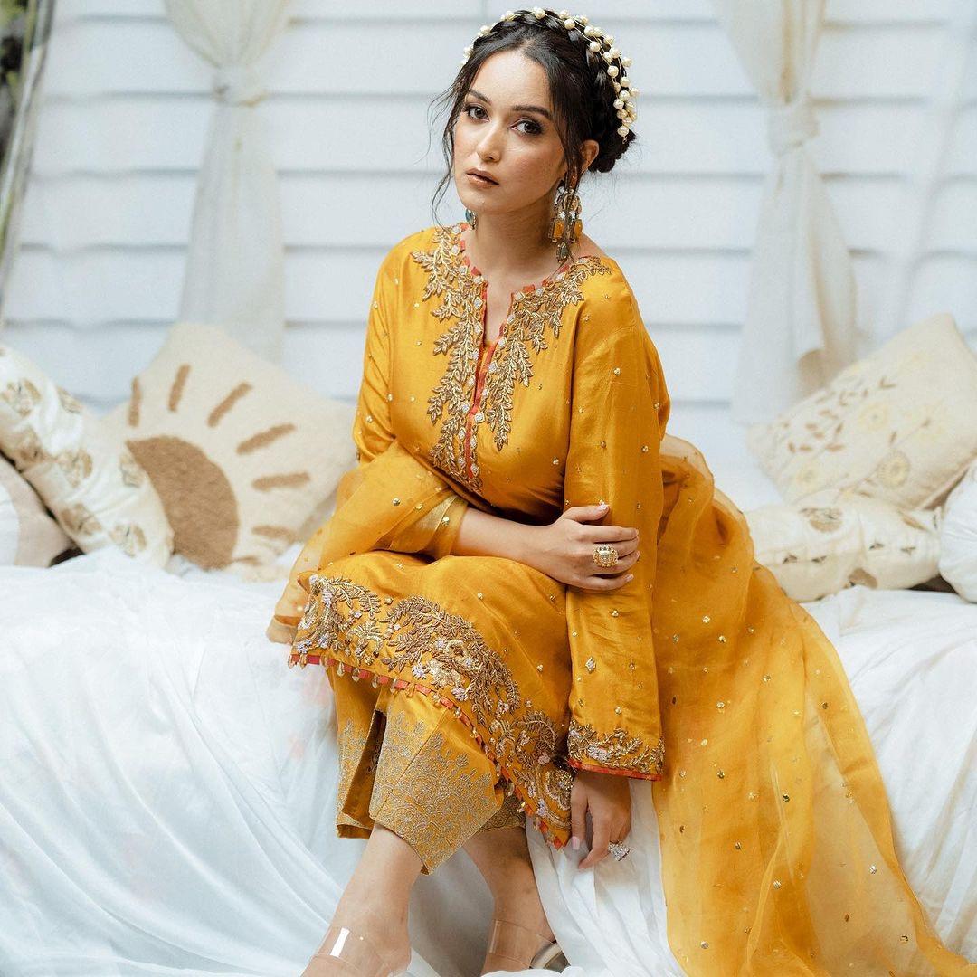Buy Yellow Floral Print Suit Set Online - Ritu Kumar International Store  View