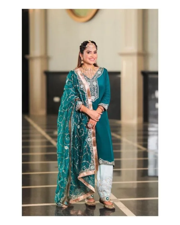Punjabi Salwaar Kameez Suit