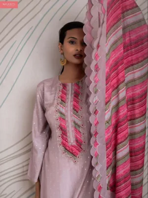 Naariti Tikwah latest silk suit design