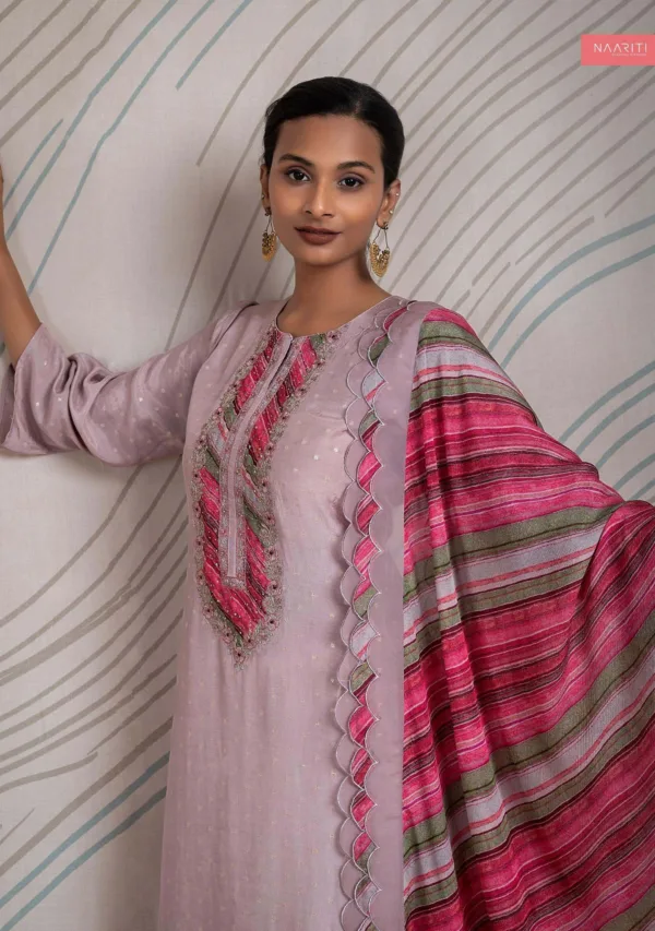 Naariti Tikwah latest silk suit design