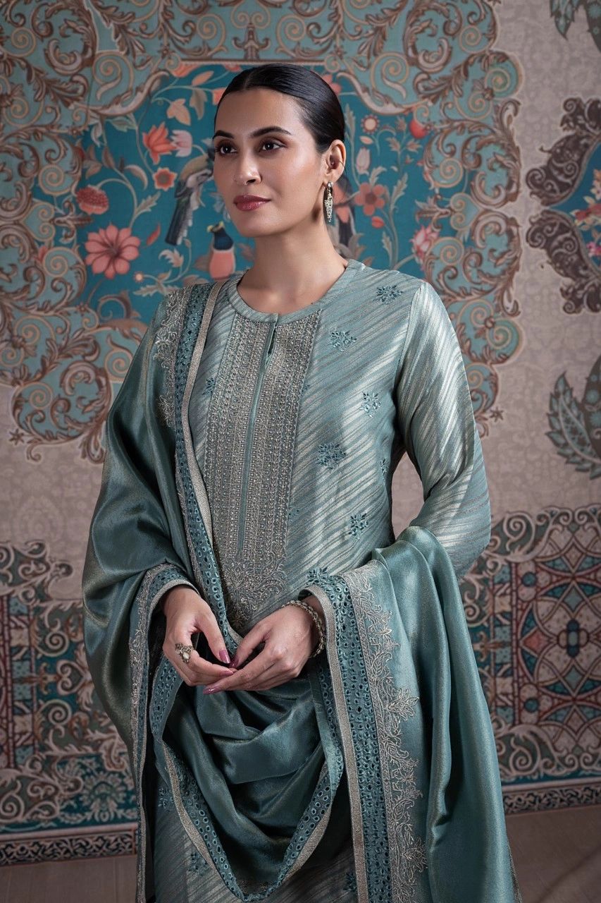 Naariti Boutique latest hand work suit design