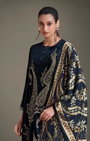 Blue-velvet-suit-for-women