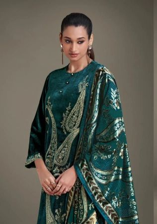Green-velvet-suit-for-women